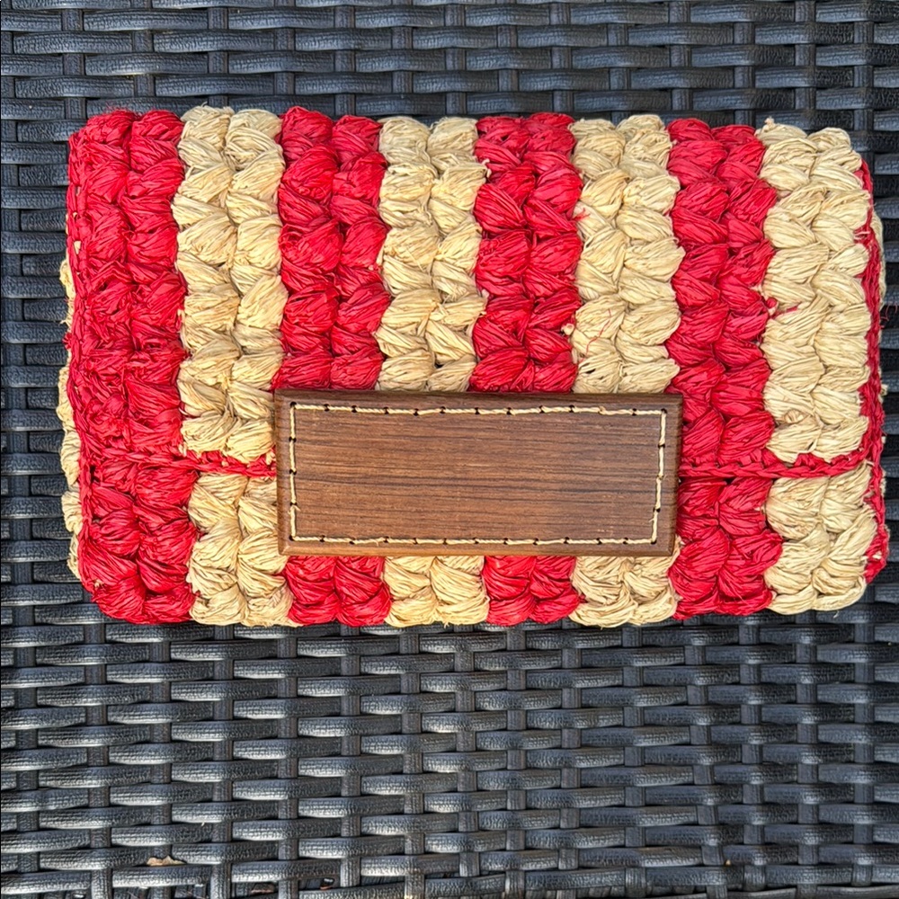 Handcrafted Mar Y Sol Red and Tan Woven Clutch